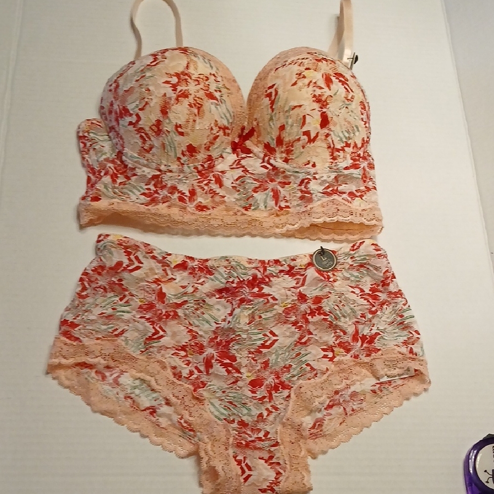 Floral Lace Women Intimates Set 36B Bra Large Panties NWT
